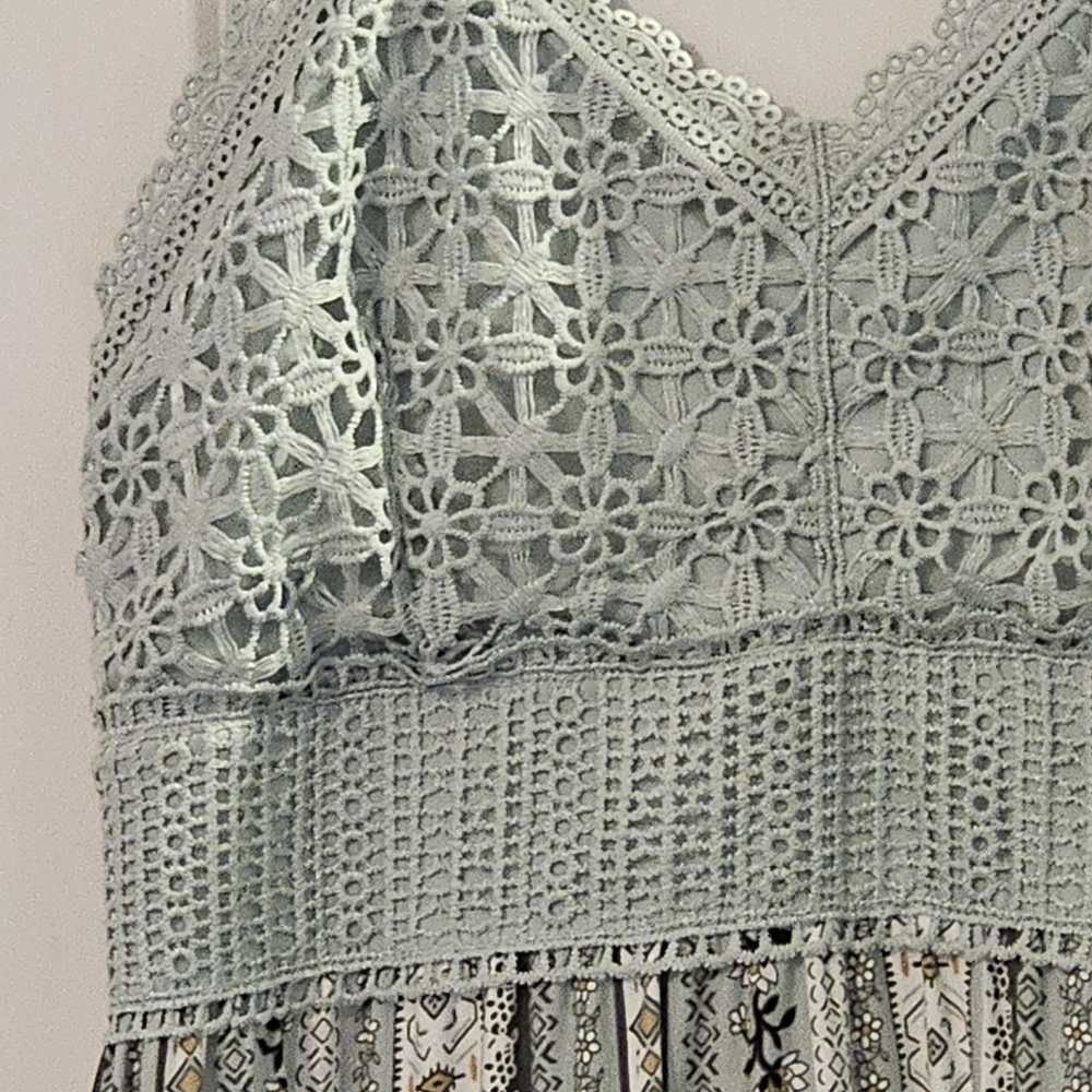 Elegant Lace Maxi Dress in Gray Size Large Beautiful Soft Seafoam Green